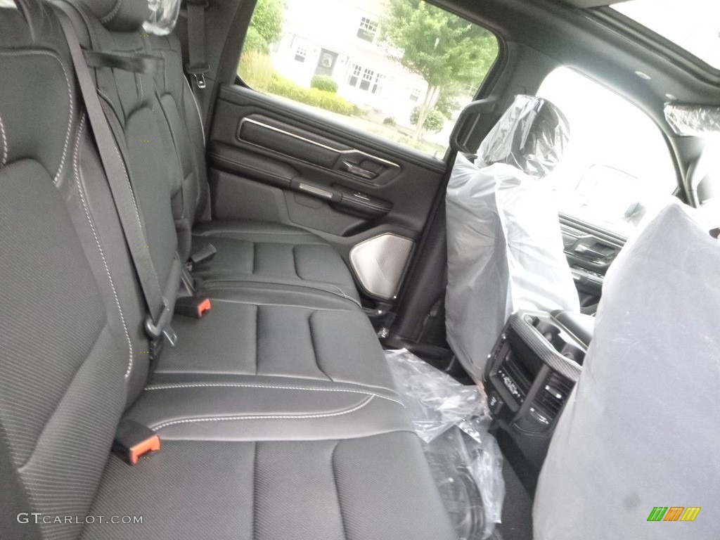 2019 1500 Limited Crew Cab 4x4 - Diamond Black Crystal Pearl / Black photo #13