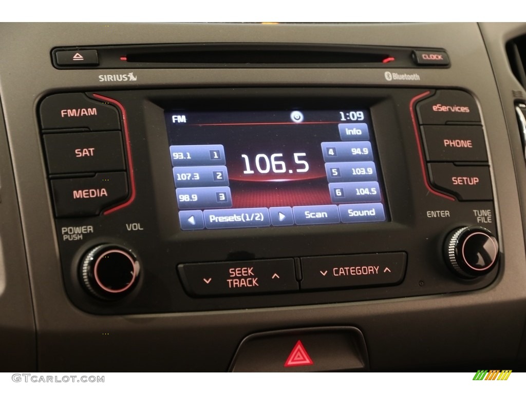 2014 Sportage LX - Clear White / Black photo #10