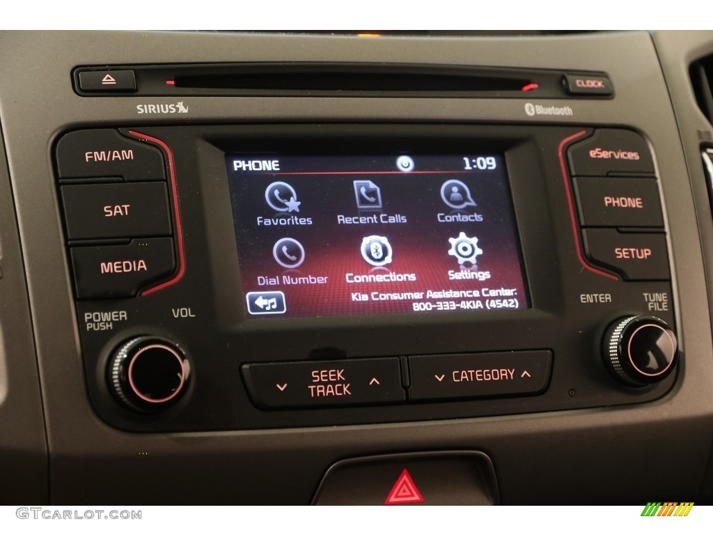 2014 Sportage LX - Clear White / Black photo #11