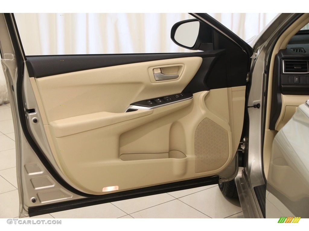 2015 Toyota Camry LE Door Panel Photos