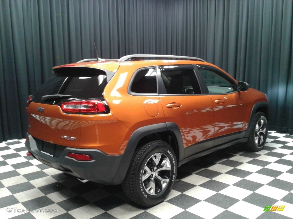 2016 Cherokee Trailhawk 4x4 - Mango Tango Pearl / Black photo #6