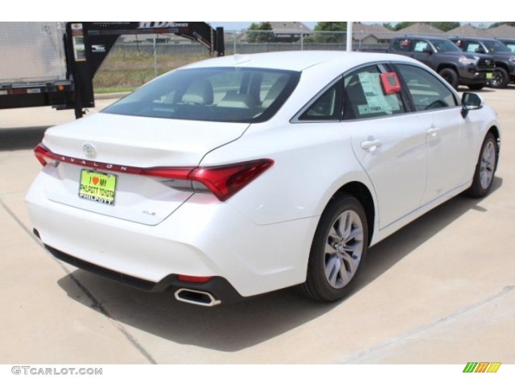 2019 Avalon XLE - Wind Chill Pearl / Beige photo #8