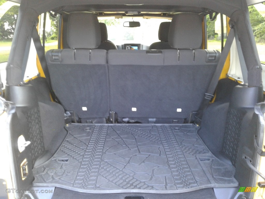 2015 Wrangler Unlimited Sport 4x4 - Baja Yellow / Black photo #13