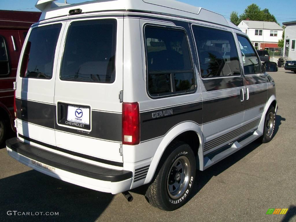 1988 Astro Passenger Van - White / Gray photo #5