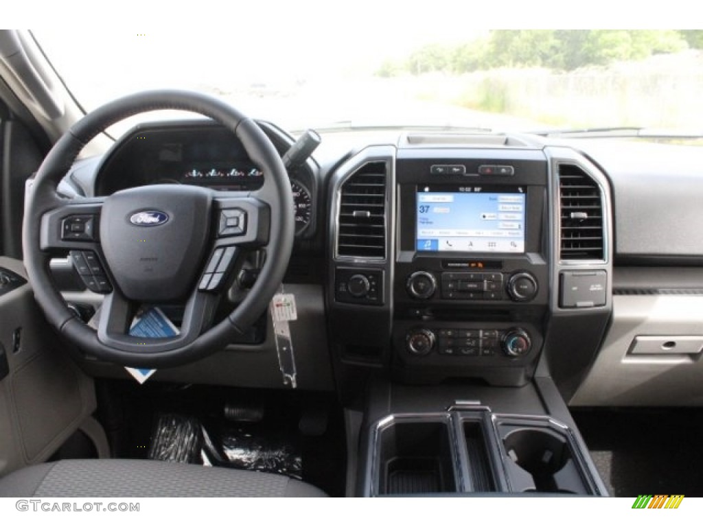 2018 F150 XLT SuperCrew 4x4 - Ingot Silver / Earth Gray photo #25