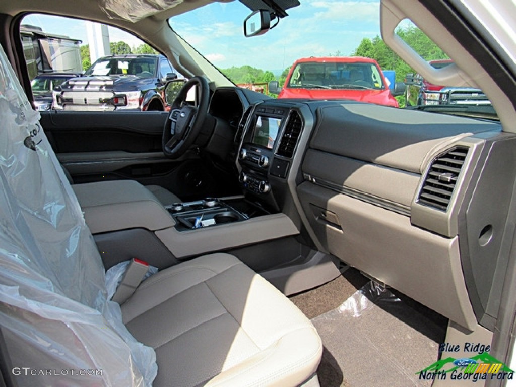 2018 Expedition XLT 4x4 - White Platinum / Medium Stone photo #31