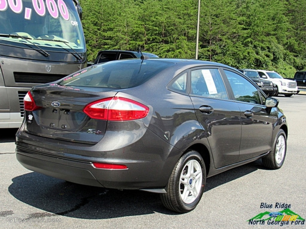 2018 Fiesta SE Sedan - Magnetic / Charcoal Black photo #5