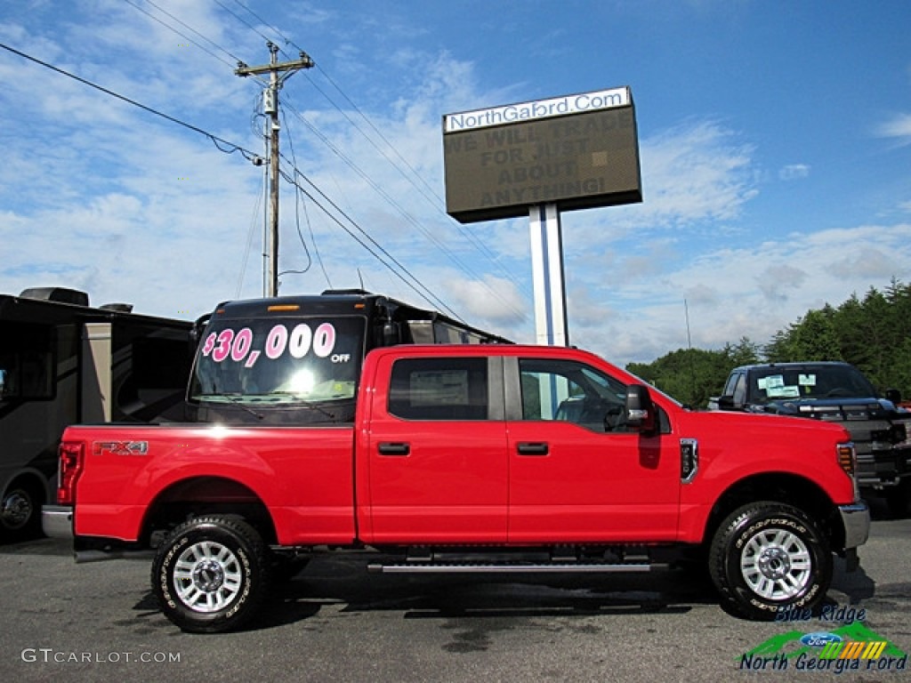 2018 F250 Super Duty STX Crew Cab 4x4 - Race Red / Earth Gray photo #6