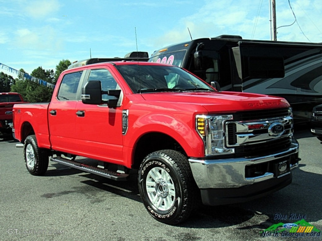 2018 F250 Super Duty STX Crew Cab 4x4 - Race Red / Earth Gray photo #7