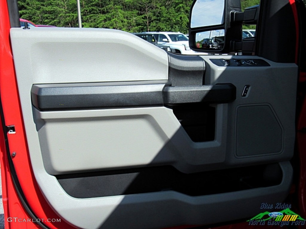 2018 F250 Super Duty STX Crew Cab 4x4 - Race Red / Earth Gray photo #29