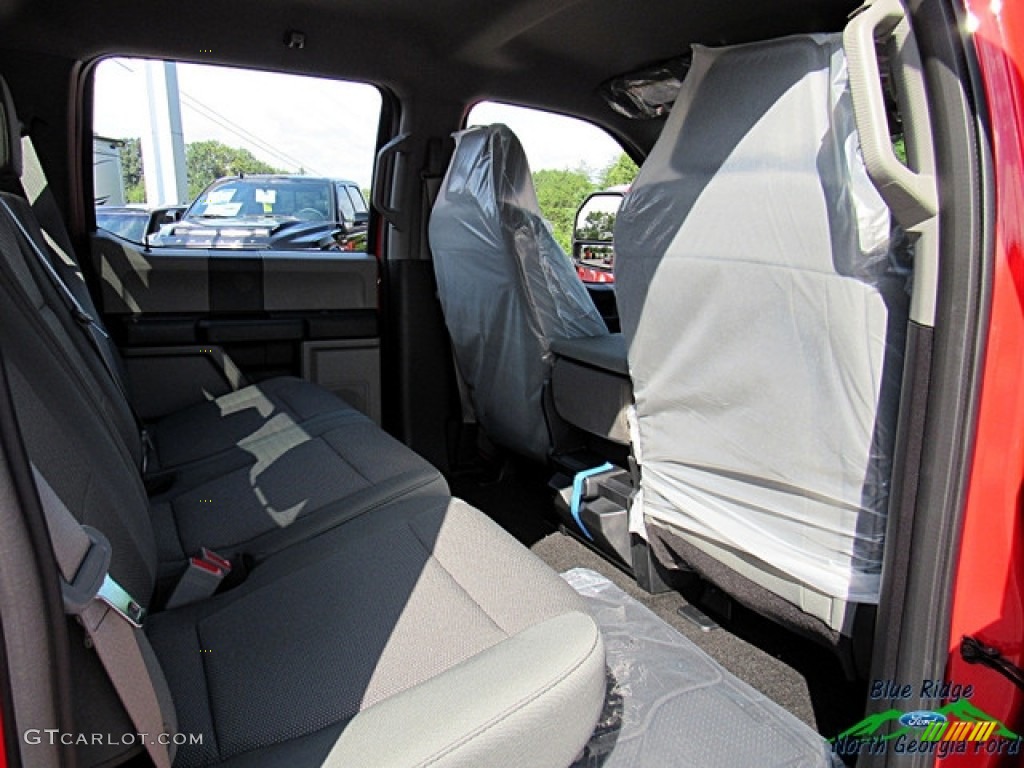 2018 F250 Super Duty STX Crew Cab 4x4 - Race Red / Earth Gray photo #32