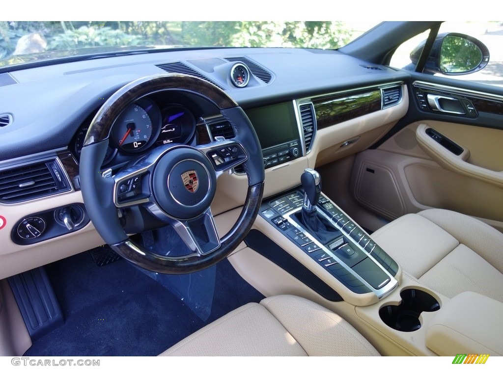 2018 Porsche Macan S Front Seat Photo #128344194