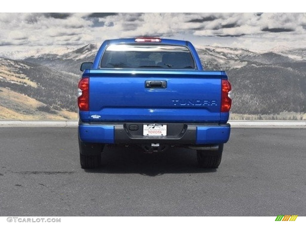 2018 Tundra SR5 CrewMax 4x4 - Blazing Blue Pearl / Graphite photo #4