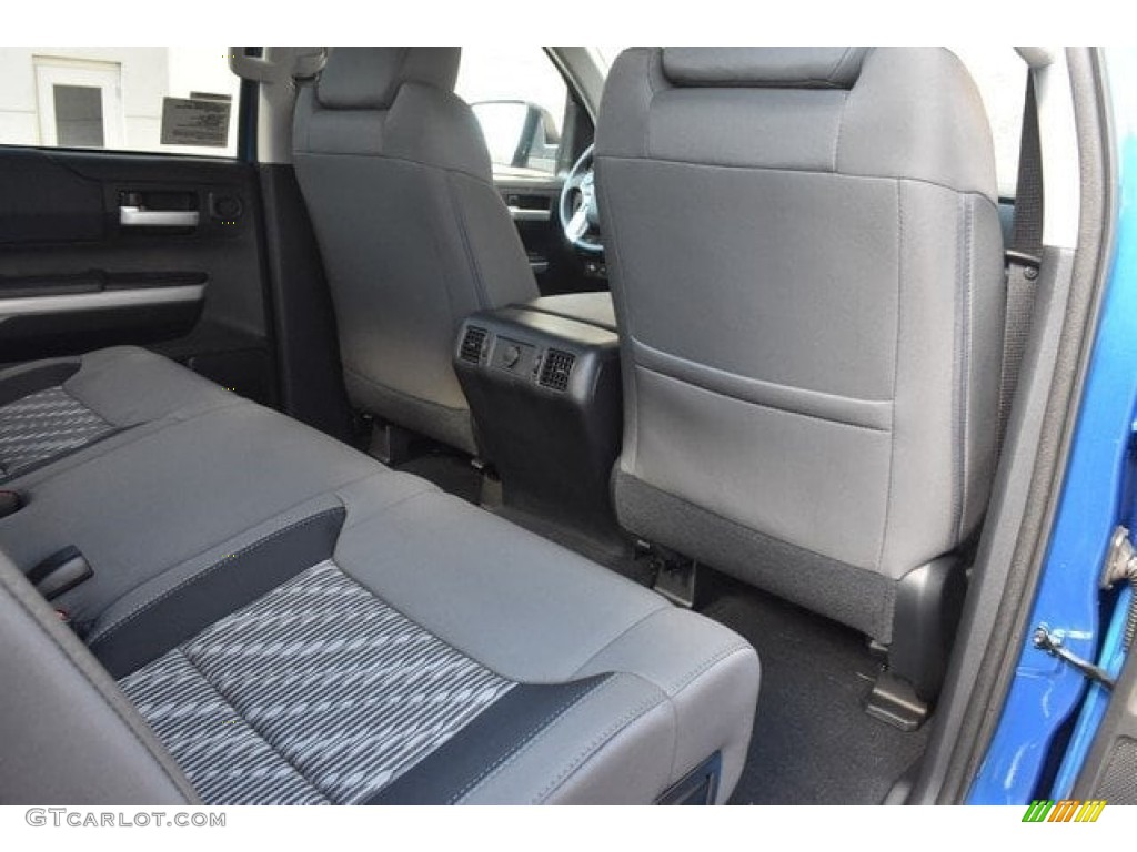 2018 Tundra SR5 CrewMax 4x4 - Blazing Blue Pearl / Graphite photo #16