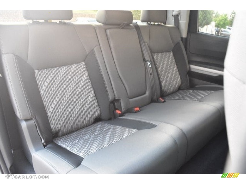 2018 Tundra SR5 CrewMax 4x4 - Blazing Blue Pearl / Graphite photo #18