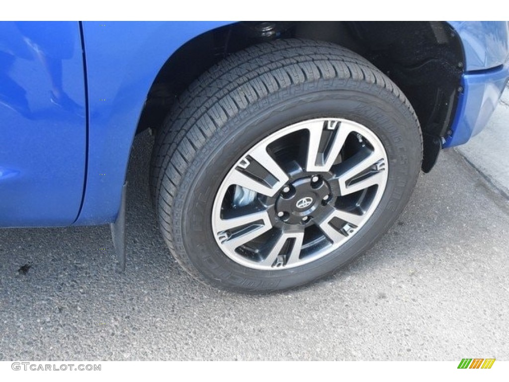 2018 Tundra SR5 CrewMax 4x4 - Blazing Blue Pearl / Graphite photo #35