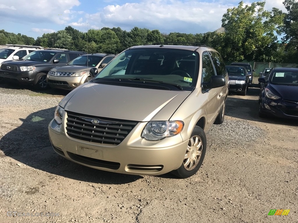 2007 Town & Country Touring - Linen Gold Metallic / Dark Khaki/Light Graystone photo #1