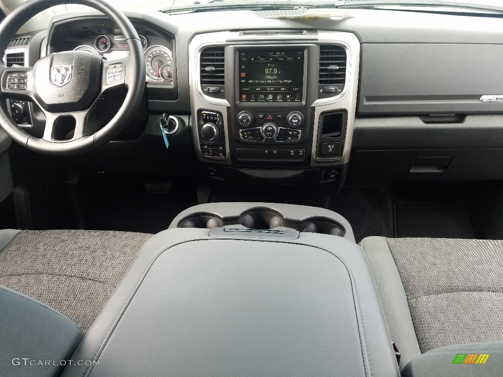 2017 1500 Big Horn Crew Cab 4x4 - Black Forest Green Pearl / Black/Diesel Gray photo #13