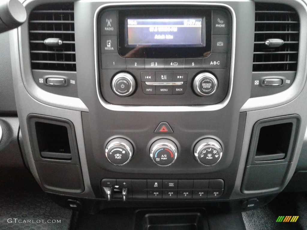 2018 Ram 2500 Tradesman Crew Cab 4x4 Controls Photo #128357374