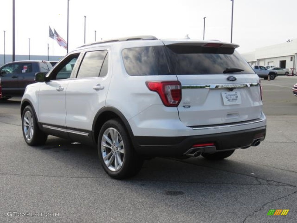 2018 Explorer XLT - White Platinum / Ebony Black photo #26
