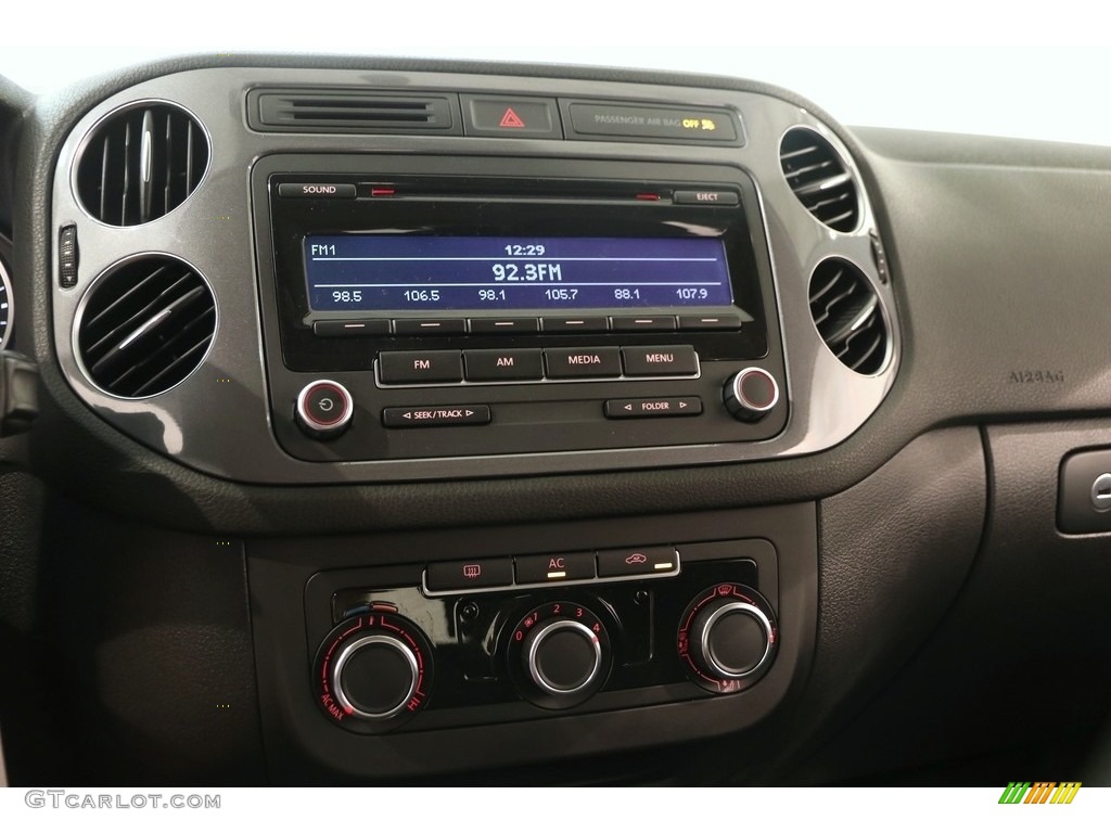 2012 Tiguan SE 4Motion - Deep Black Metallic / Black photo #8