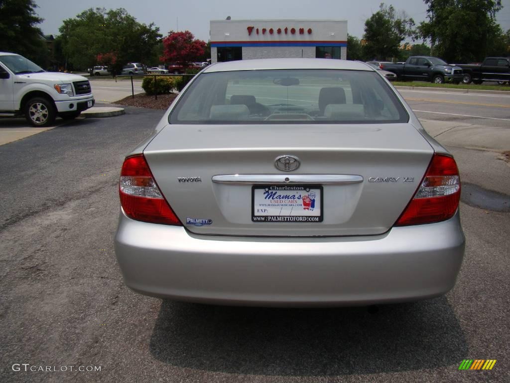 2003 Camry XLE - Lunar Mist Metallic / Stone photo #7