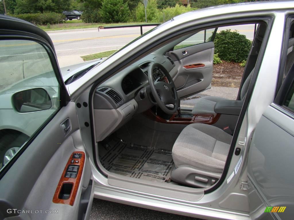 2003 Camry XLE - Lunar Mist Metallic / Stone photo #9