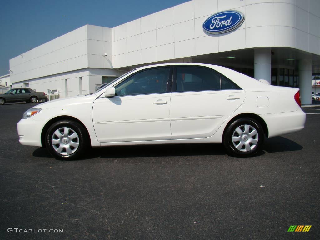 2004 Camry LE - Super White / Taupe photo #5