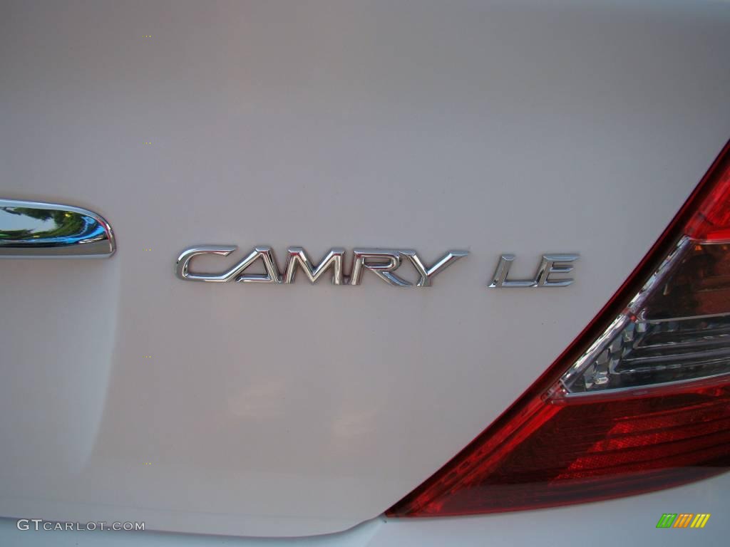 2004 Camry LE - Super White / Taupe photo #14