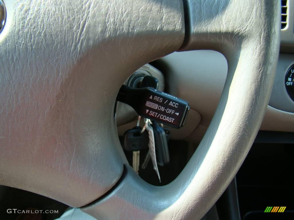 2004 Camry LE - Super White / Taupe photo #22