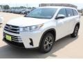 2018 Blizzard White Pearl Toyota Highlander LE  photo #3