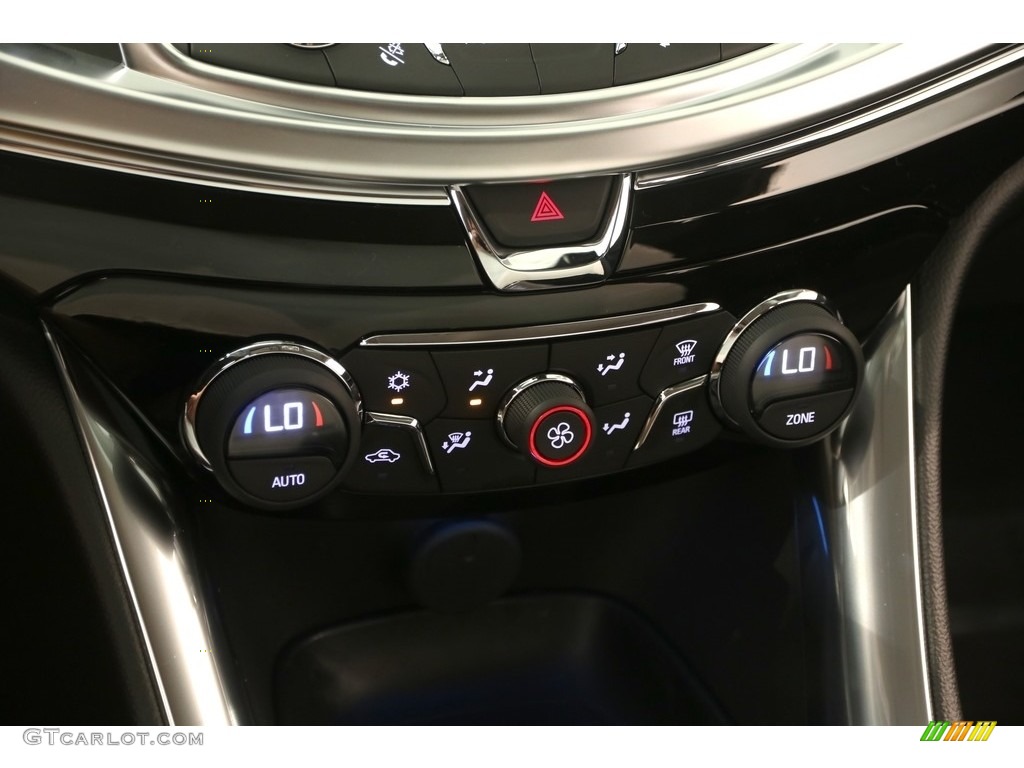 2017 Chevrolet SS Sedan Controls Photo #128377552