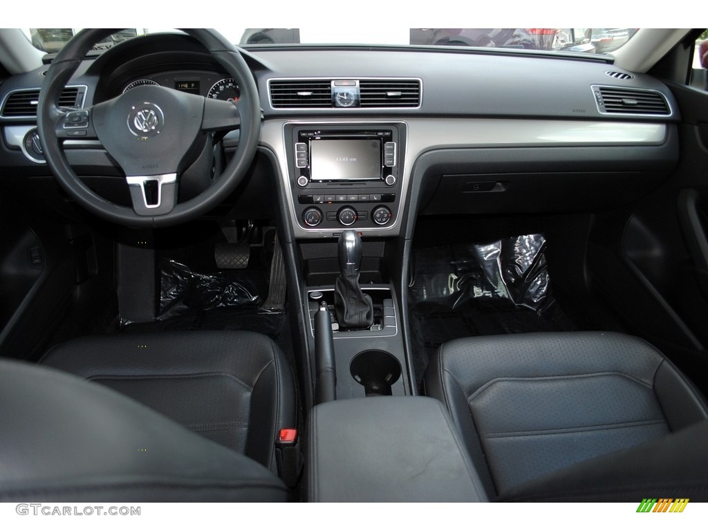 2015 Passat Wolfsburg Edition Sedan - Fortana Red Metallic / Titan Black photo #13