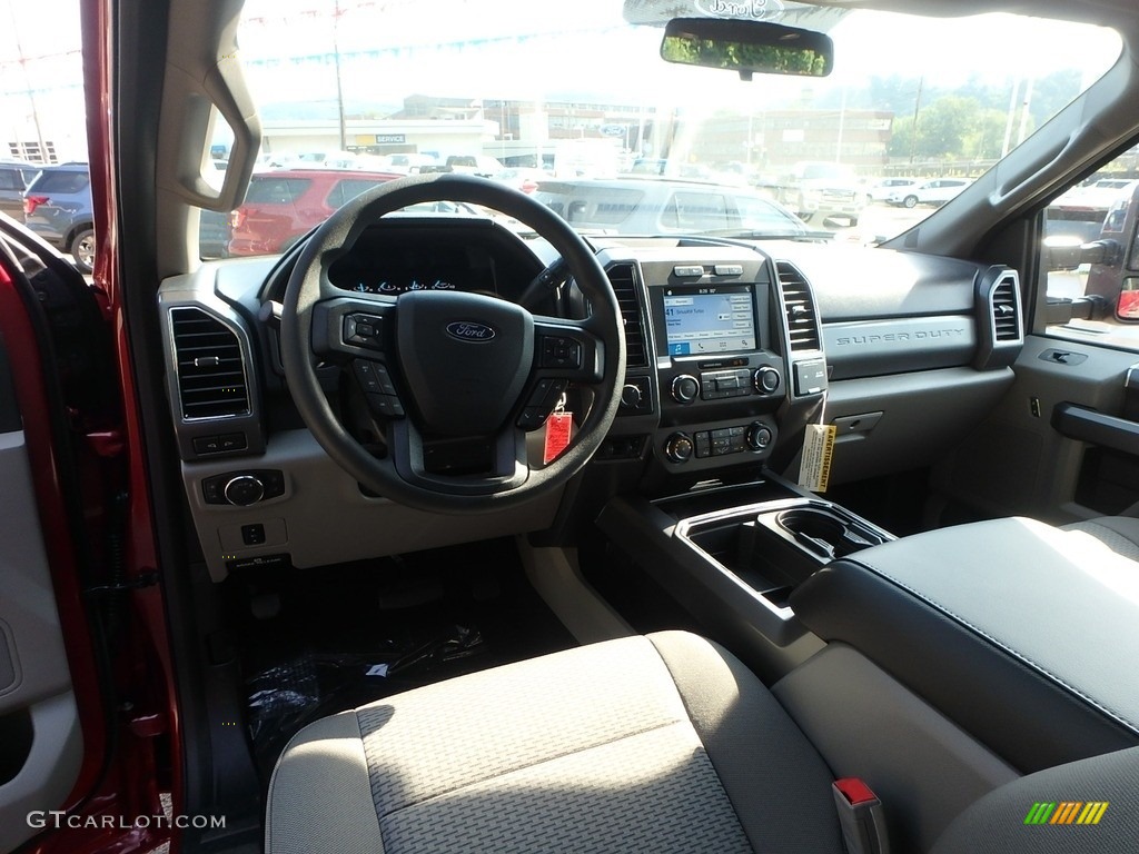 Earth Gray Interior 2019 Ford F250 Super Duty XLT Crew Cab 4x4 Photo #128400996