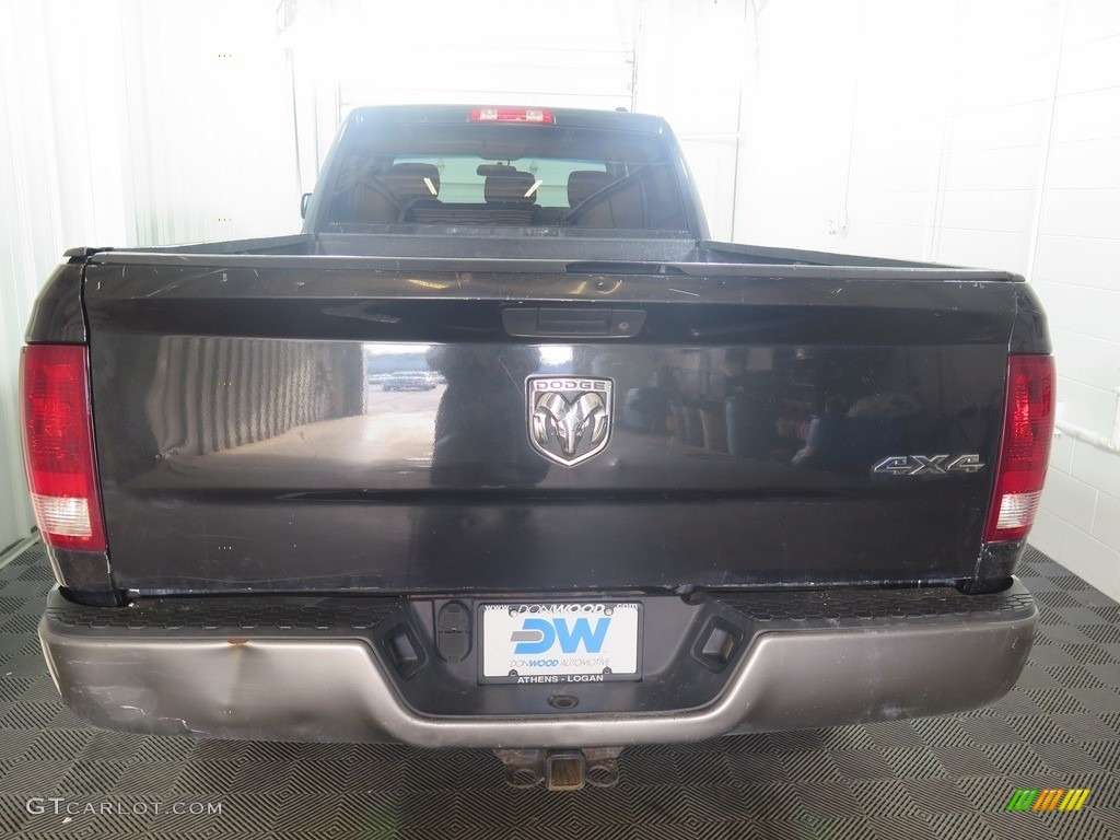 2010 Ram 2500 ST Crew Cab 4x4 - Brilliant Black Crystal Pearl / Dark Slate/Medium Graystone photo #7