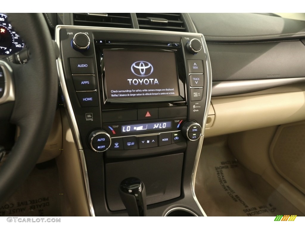 2015 Toyota Camry XLE V6 Controls Photo #128401881