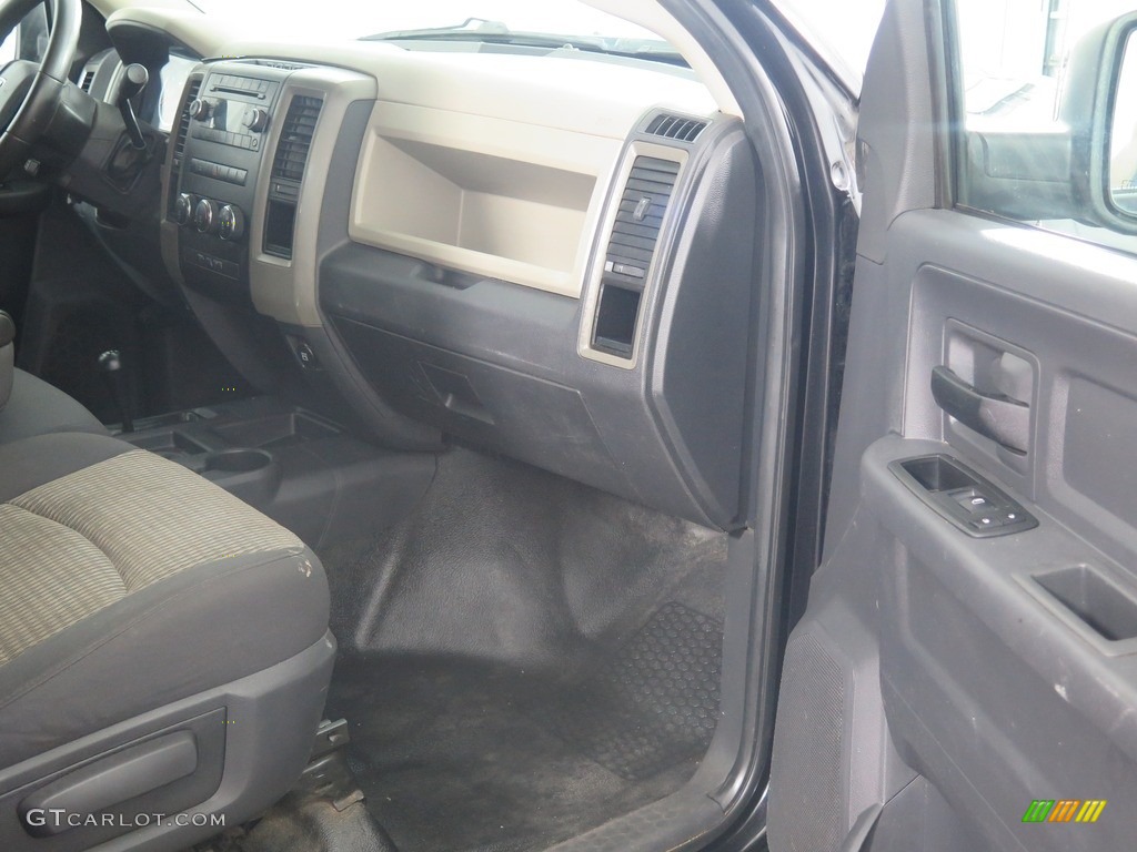 2010 Ram 2500 ST Crew Cab 4x4 - Brilliant Black Crystal Pearl / Dark Slate/Medium Graystone photo #25