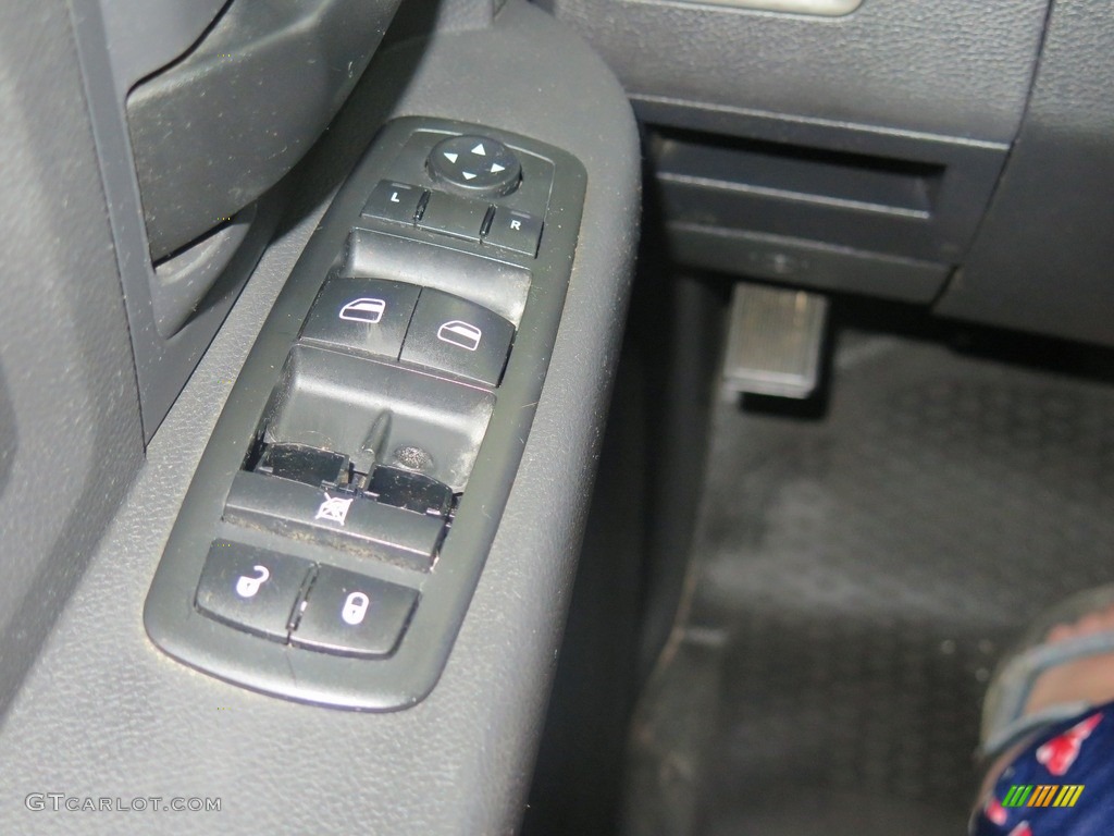 2010 Ram 2500 ST Crew Cab 4x4 - Brilliant Black Crystal Pearl / Dark Slate/Medium Graystone photo #27