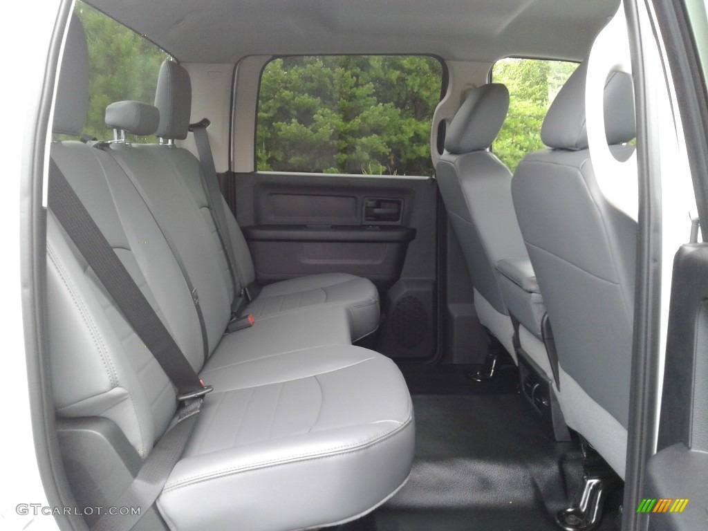 2018 Ram 5500 Tradesman Crew Cab Chassis Rear Seat Photos