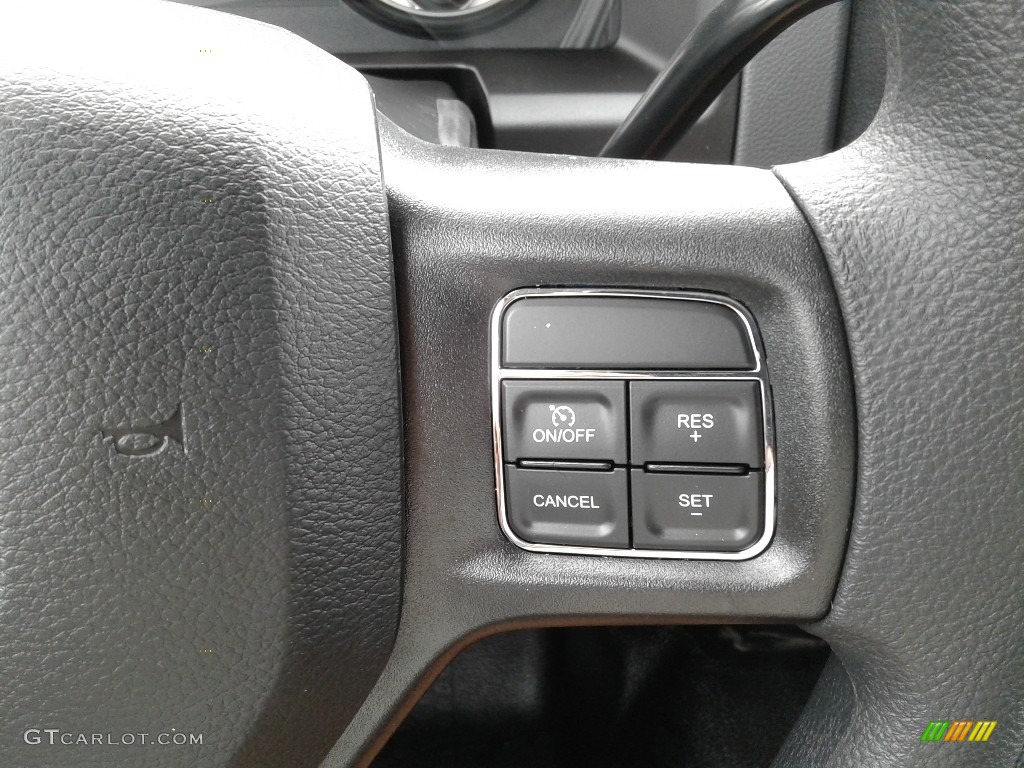 2018 Ram 5500 Tradesman Crew Cab Chassis Black/Diesel Gray Steering Wheel Photo #128405518