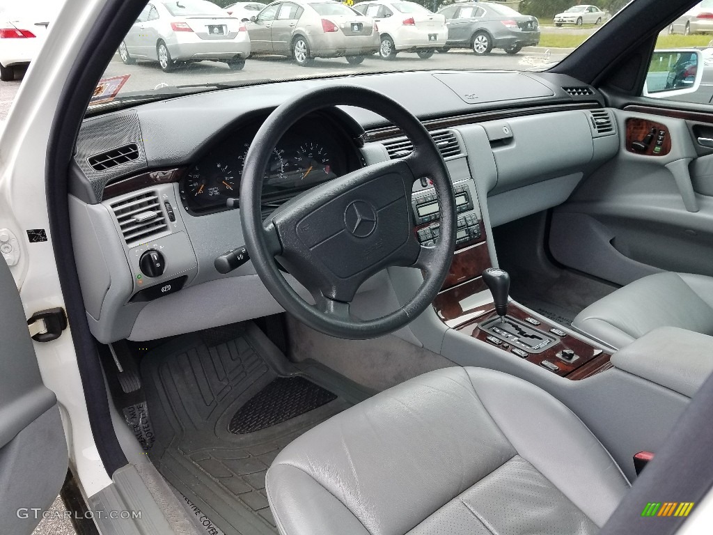 1997 E 320 Sedan - Polar White / Grey photo #4