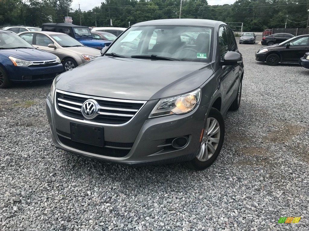 2010 Tiguan S - Alpine Grey Metallic / Charcoal photo #1