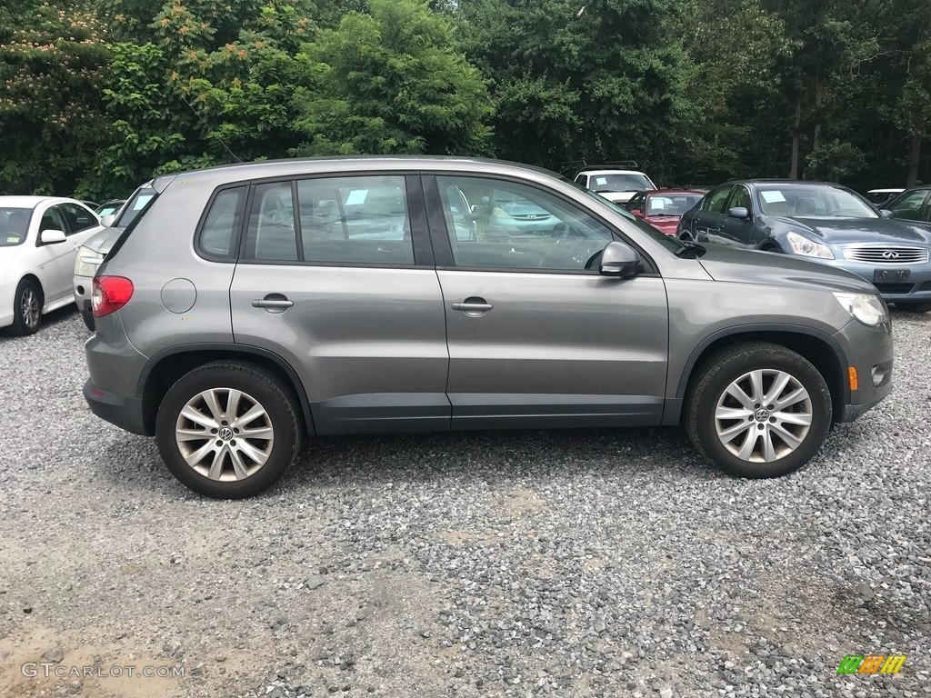 2010 Tiguan S - Alpine Grey Metallic / Charcoal photo #6