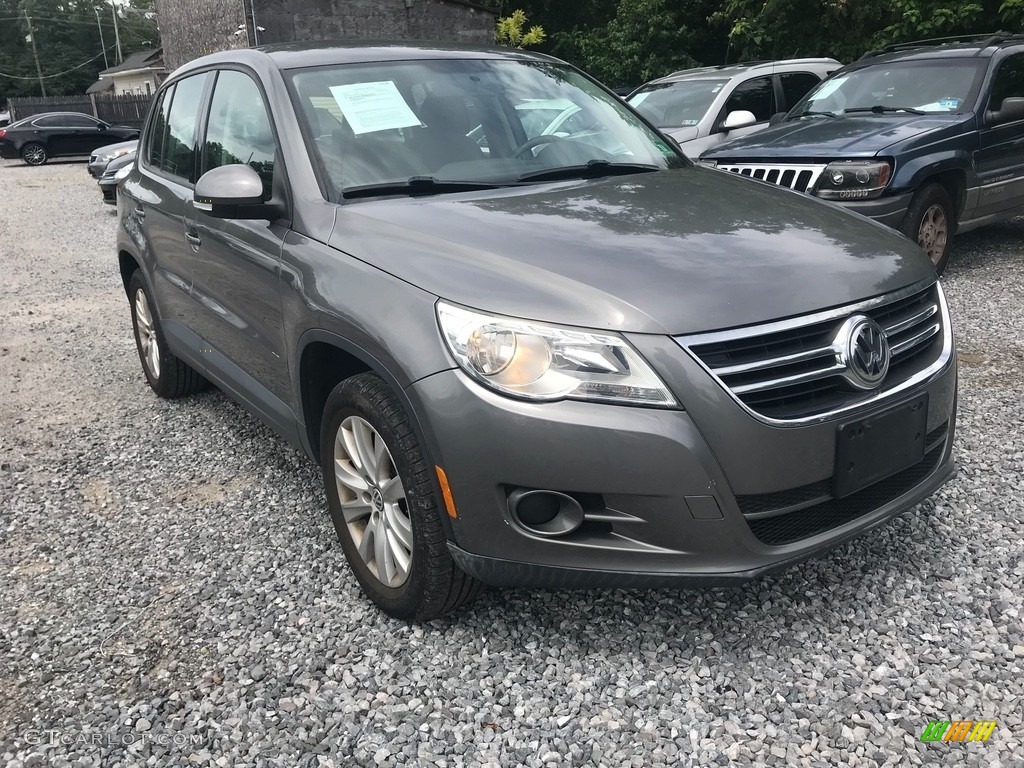 2010 Tiguan S - Alpine Grey Metallic / Charcoal photo #7