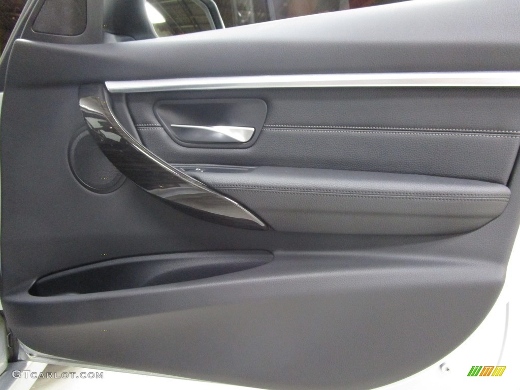 2018 3 Series 330i xDrive Sedan - Glacier Silver Metallic / Black photo #15