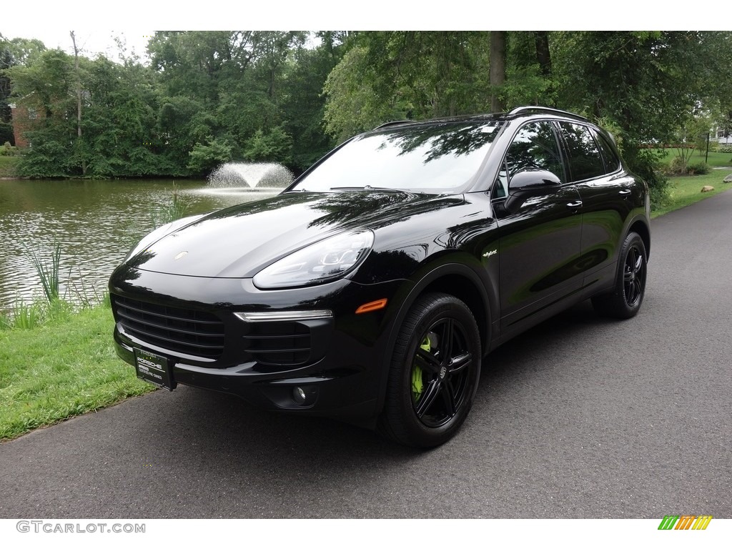 2016 Porsche Cayenne S E-Hybrid Exterior Photos