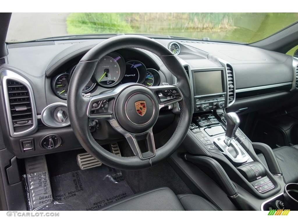 2016 Porsche Cayenne S E-Hybrid Black Steering Wheel Photo #128409772