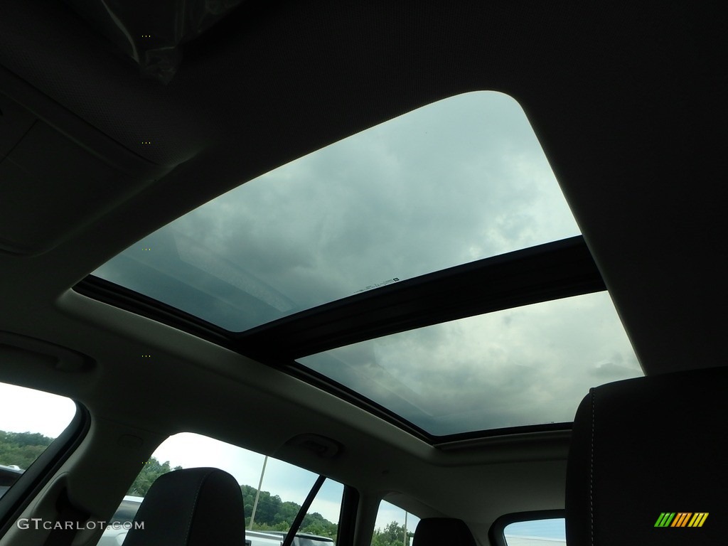 2018 Buick Regal TourX Essence AWD Sunroof Photo #128415661