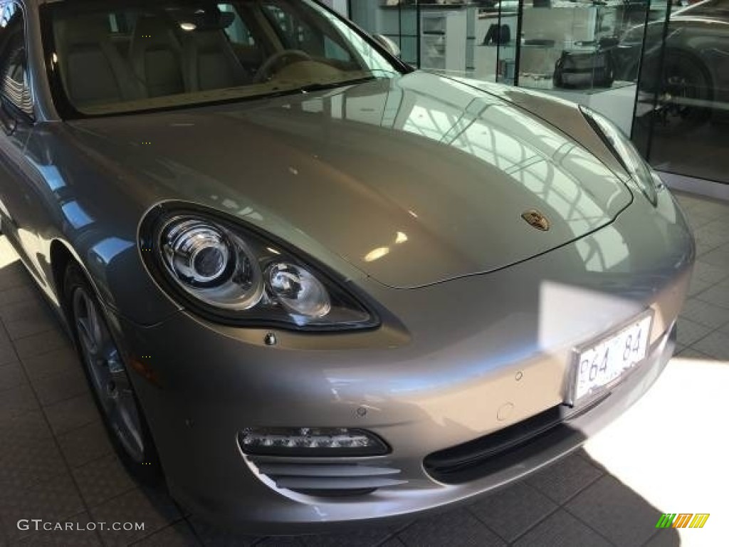 2011 Panamera 4 - Platinum Silver Metallic / Luxor Beige photo #10
