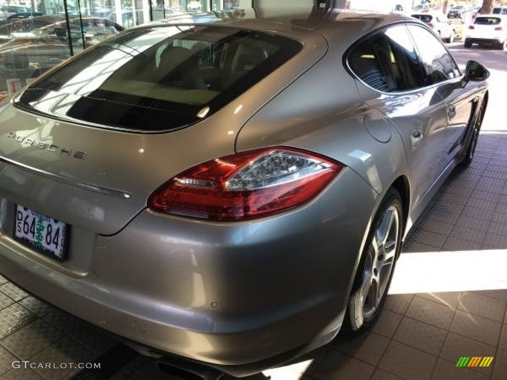 2011 Panamera 4 - Platinum Silver Metallic / Luxor Beige photo #15